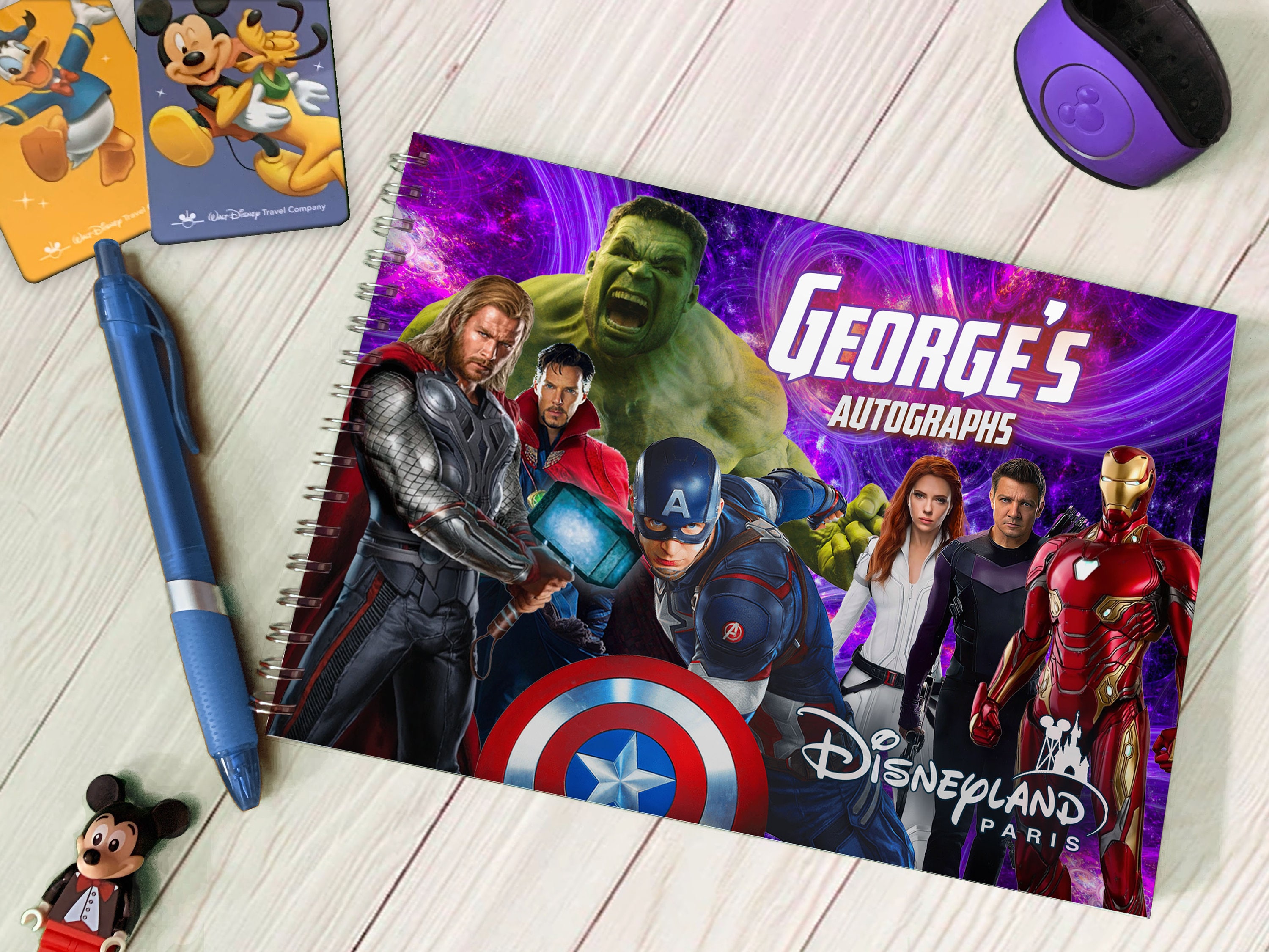 Libro de autógrafos personalizado de Marvel Avengers Disneyland / Disney  World -  México