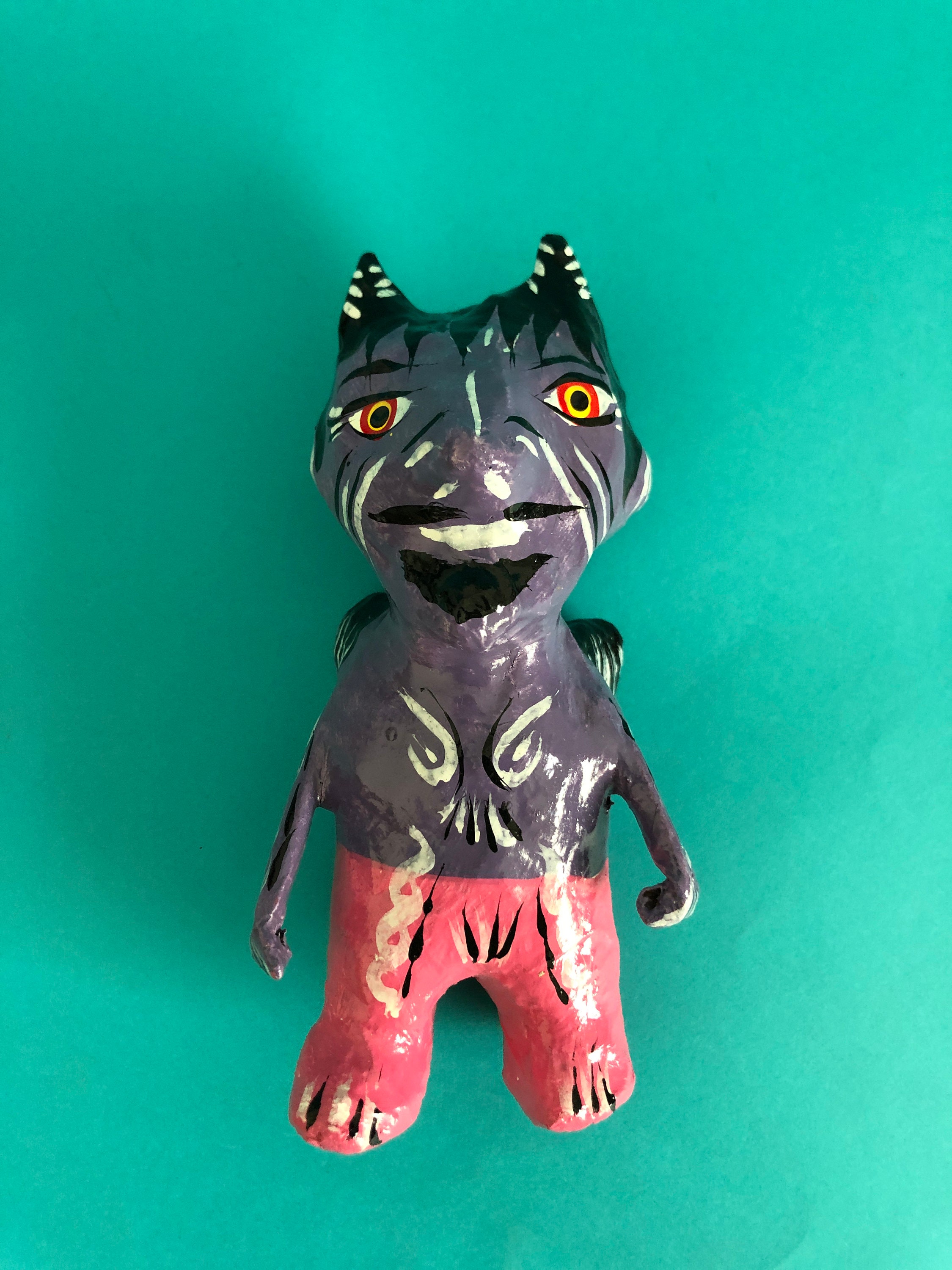 Mexican Devil Paper Maché Head with sharp horns – CARAPAN, MEXICAN ART  GALLERY SINCE 1950.