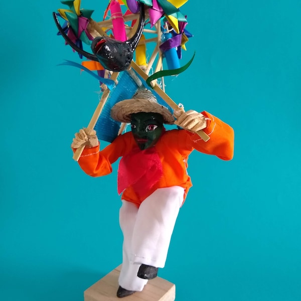 Art folklorique mexicain Michoacan Danse Brûlant Des Taureaux Homme Feux d’artifice Sculpture