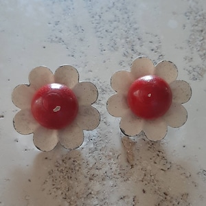 Vintage Red and White Painted Enamel Metal Flower Buttons