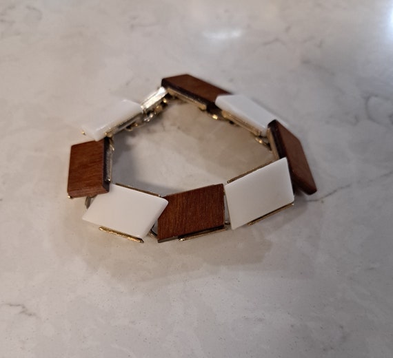 1970's Wood and Plastic Segmented Bracelet - image 8