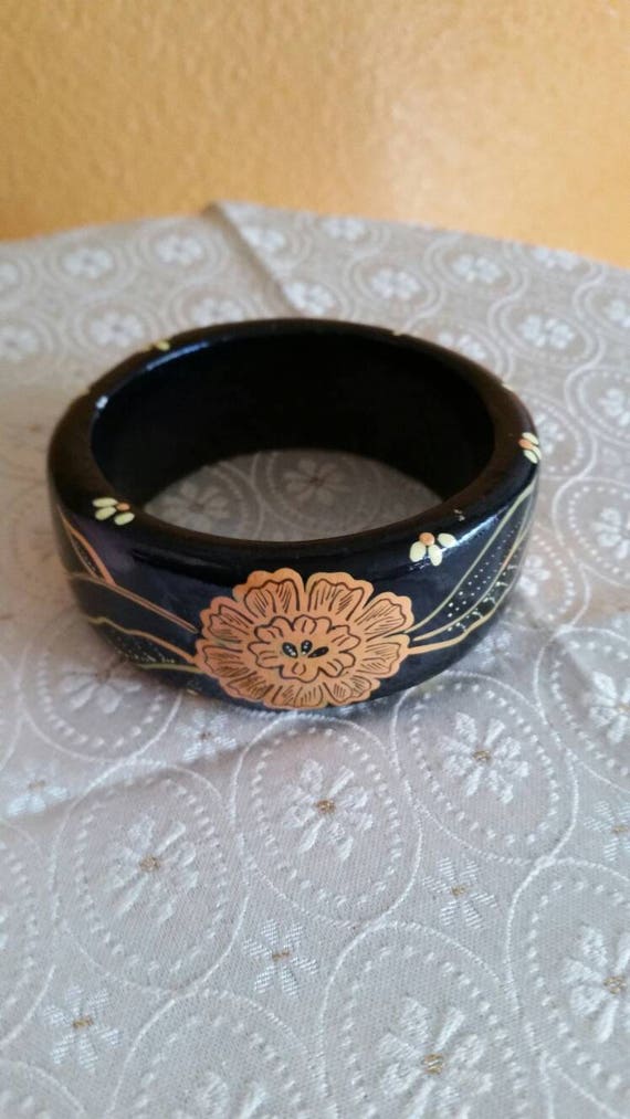 Vintage Hand-Painted Wooden Floral Lacquered Bangl