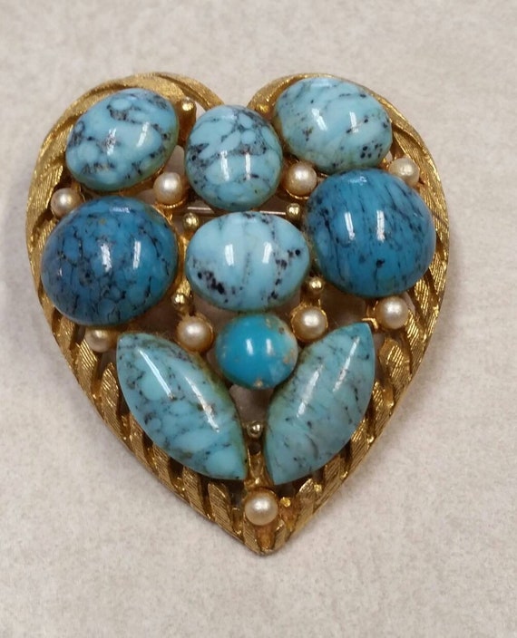 BSK 1940's Etruscan Revival Heart Brooch with Glas