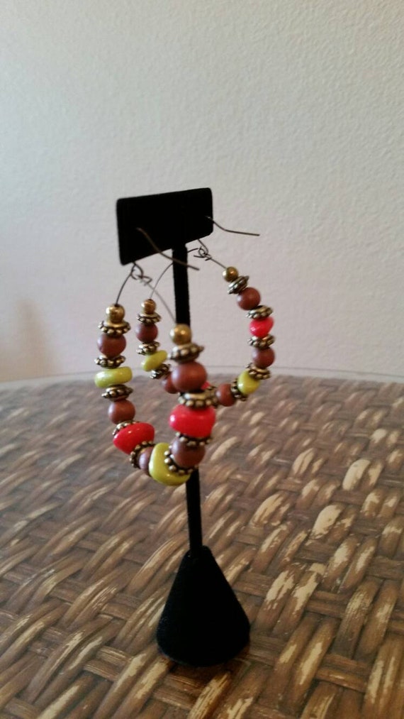 Vintage Wire Hoop Earrings with Ceramic Red and G… - image 9