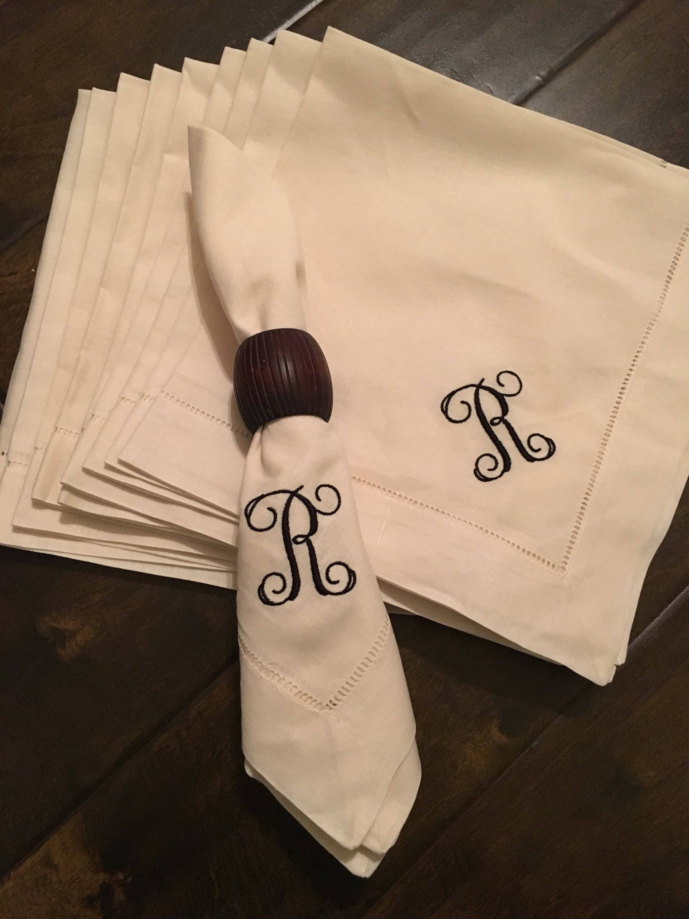 316Gifts Monogrammed Linen Napkin with Duet Font 