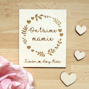 Carte en bois à personnaliser Couronne coeurs et fleurs, Cadeau Fête des mères, Fête des grands mères