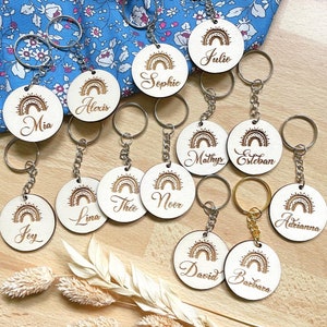 Porte-clés en bois prénom Arc-en-ciel, Cadeau enfant, Etiquette cartable sac d'école trousse