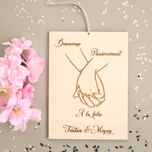 Affichette carte en bois Mains enlacées à graver avec prénoms Cadeau couple St Valentin Anniversaire mariage image 2