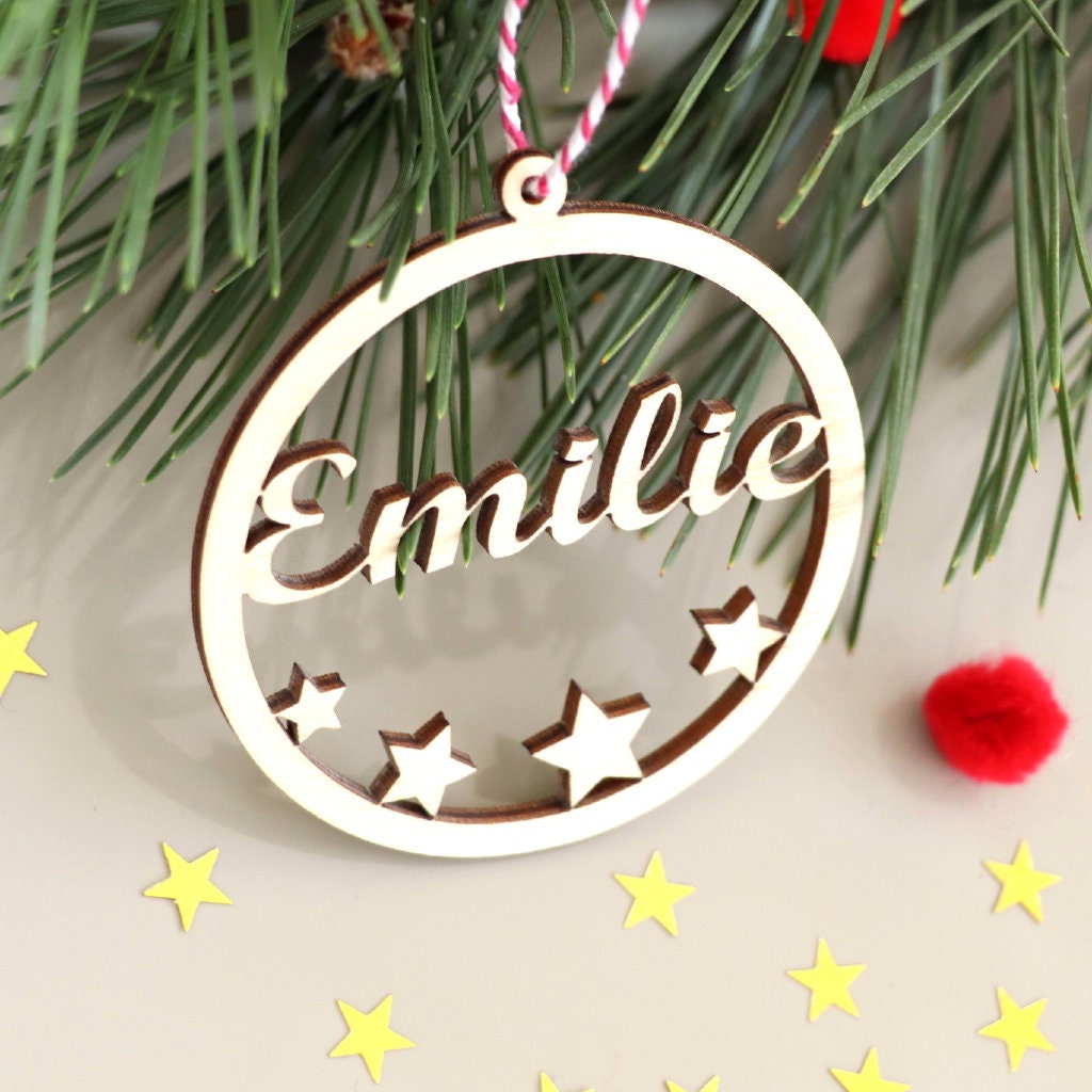 Boule de Noël Prénom Ajouré Étoiles en Bois