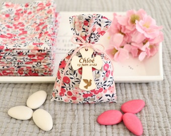Liberty pink candy ballotin for baptism, communion, wedding, personalized wooden label with cross and dove motif