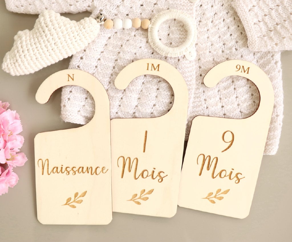 Cintre Séparateur de Taille en Bois Feuillage X9 Cadeau Naissance Baby Shower