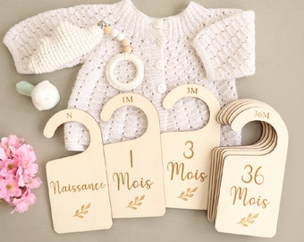 Cintre séparateur de taille en bois "feuillage" x9 Cadeau naissance Baby shower