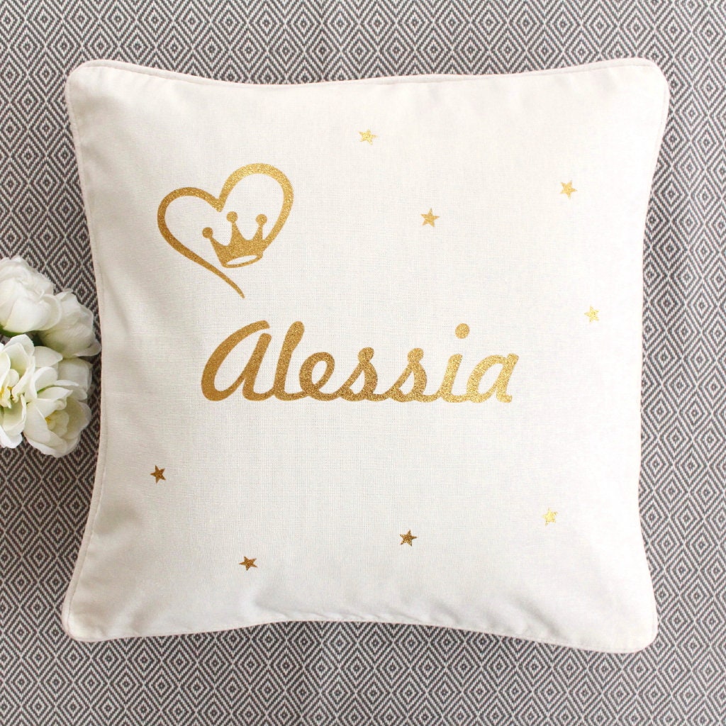 Coussin Princesse Doré Personnalisé avec Un Prénom Cadeau Unique