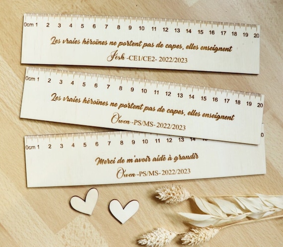 Règle en bois personnalisable avec phrase au choix et signature, Cadeau maîtresse maître de fin d'année institutrice instituteur Atsem Ash