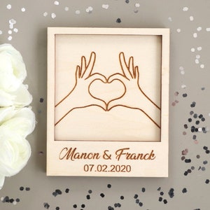 Affichette carte en bois Mains enlacées à graver avec prénoms Cadeau couple St Valentin Anniversaire mariage image 9
