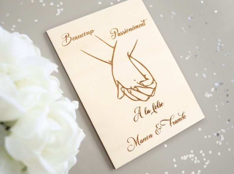 Affichette carte en bois Mains enlacées à graver avec prénoms Cadeau couple St Valentin Anniversaire mariage image 3