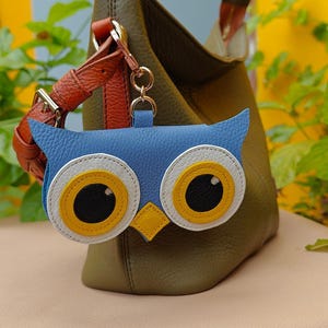 Handmade Leather Glasses Case, Leather Owl Sunglasses Case, Eyeglass Case, Grandparent Gift, Leather Animal Gift, Bird Lover