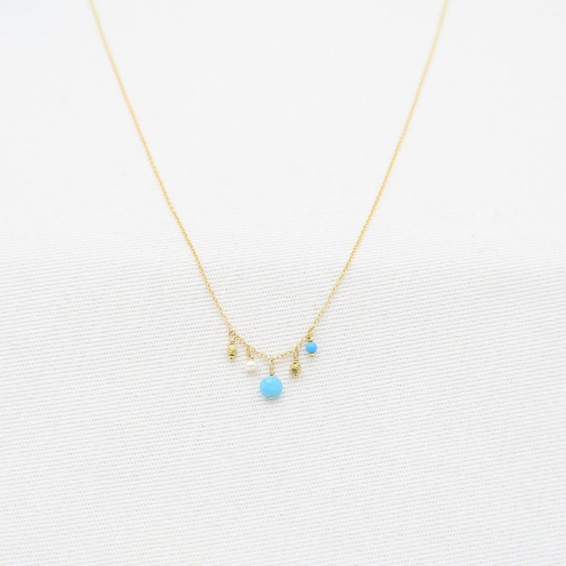 Delikatny naszyjnik z turkusem: wypełniony 14-karatowym złotem, perłami i koralikami Vermeil, styl warstwowy zdjęcie 2