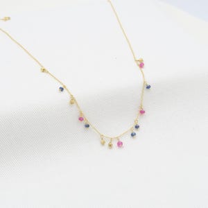 Collier délicat saphir et rubis : or jaune 14 carats rempli de vermeil, superposition de bijoux