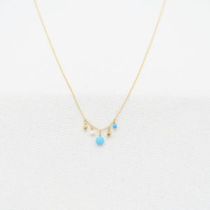 Delikatny naszyjnik z turkusem: wypełniony 14-karatowym złotem, perłami i koralikami Vermeil, styl warstwowy zdjęcie 1