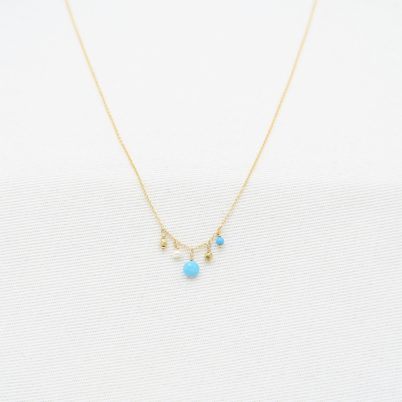 Delikatny naszyjnik z turkusem: wypełniony 14-karatowym złotem, perłami i koralikami Vermeil, styl warstwowy zdjęcie 1