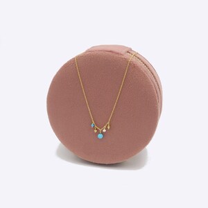 Delikatny naszyjnik z turkusem: wypełniony 14-karatowym złotem, perłami i koralikami Vermeil, styl warstwowy zdjęcie 3