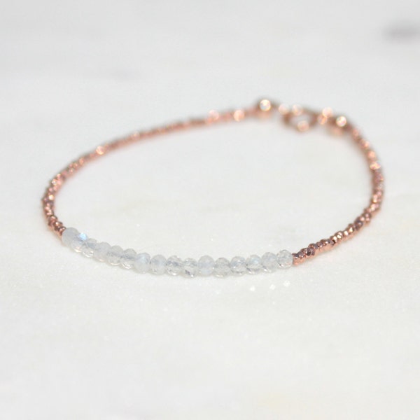 Bracelet en pierre de lune Collier en or rose Bracelet délicat Bracelet authentique en pierre de lune Bracelet délicat Pierre de lune• Bracelet perlé• Bracelet minuscule