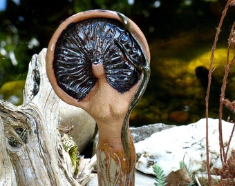 märchenhaft-magische Figur"Pflanzenmagie" für Garten und Lieblingsplatz Geschenk für Naturliebhaberinnen  handmodelliert
