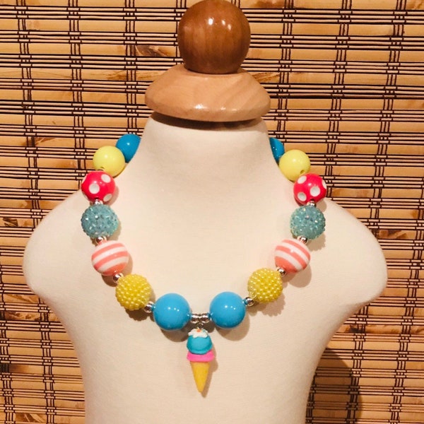 The Bubblegum Breeze Necklace main image 0