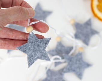 Guirnalda de estrellas de fieltro hecha a mano, cuentas de madera, decoración nórdica