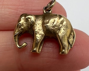 Leuke antieke 7,9 g zware massief 9 kt gouden olifant bedelhanger