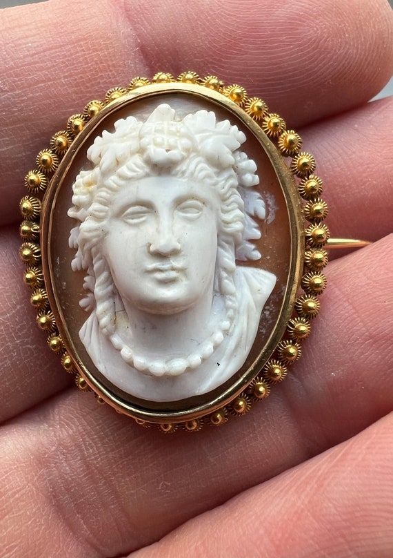 Antique 18k ct gold victorian shell cameo brooch p