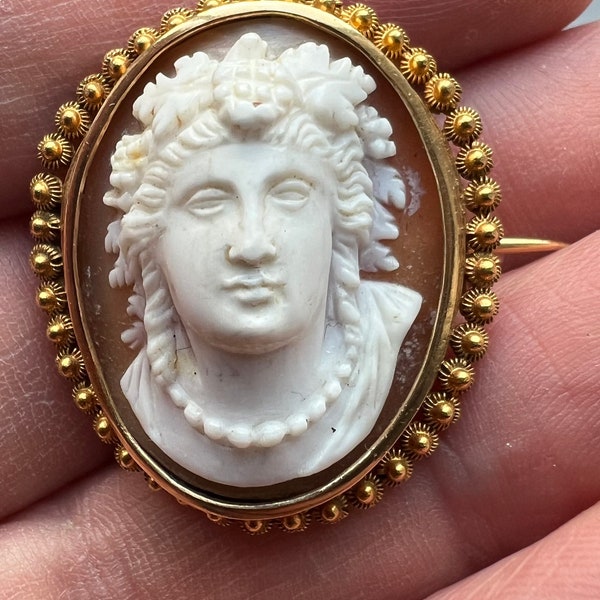 Antique 18k ct gold victorian shell cameo brooch pin female bust high relief hand carved Italian grand tour pendant Etruscan revival border