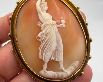 Large 15ct Gold Antique Shell Cameo Brooch