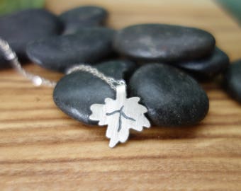 sterling silver maple leaf pendant