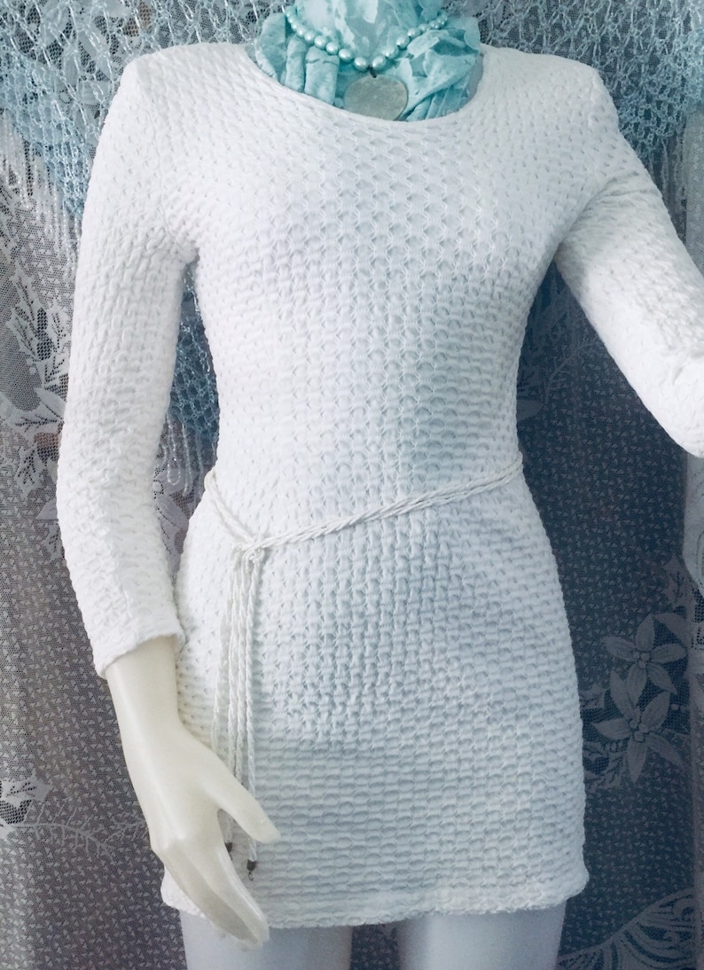 Size Small Vintage mid 90s White Fitted Long Sleeved Mini with Puckered Texture