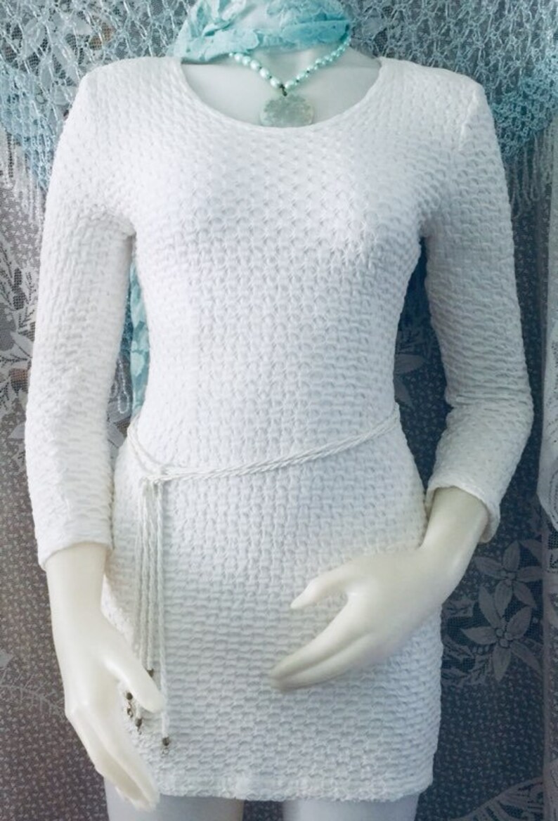 Size Small Vintage mid 90s White Fitted Long Sleeved Mini with Puckered Texture