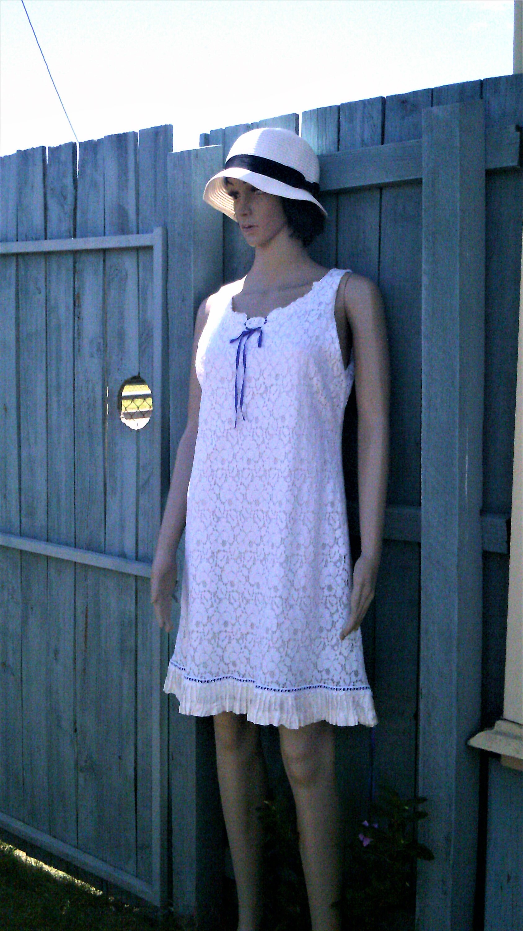 chinese dress ladies Vintage White Lace Cocktail Dress  ThisBlueBird