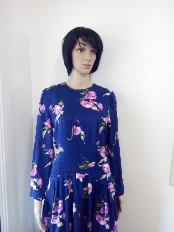 Maggy London by Jeannene Booher blue foral silk dr