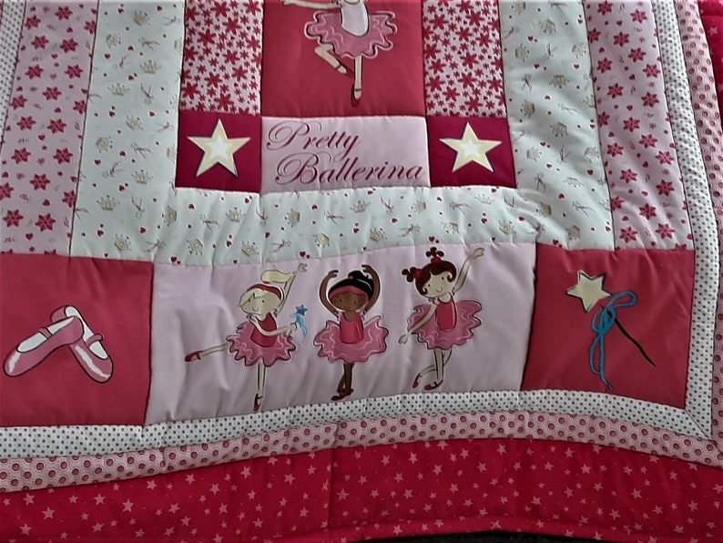 Kuschelige Unikat Patchworkdecke / Quilt aus Designer Qualitätsstoffen, farblich liebevoll abgestimmt, fein abgesteppt Bild 7