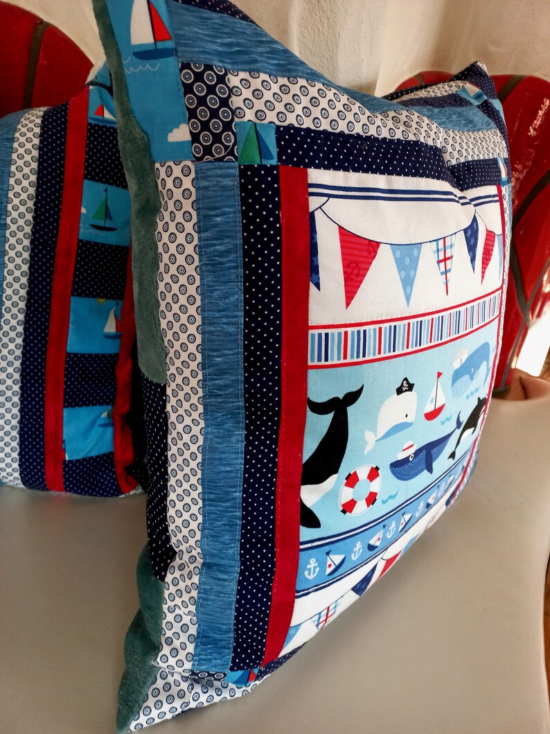 Hochwertiger Unikat Patchworkkissenbezug aus Designer Qualitätsstoffen, farblich liebevoll abgestimmt, fein abgesteppt Bild 6