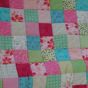 Elaborate high-quality unique patchwork quilt made of designer quality fabrics, lovingly color-coordinated, finely quilted image 10