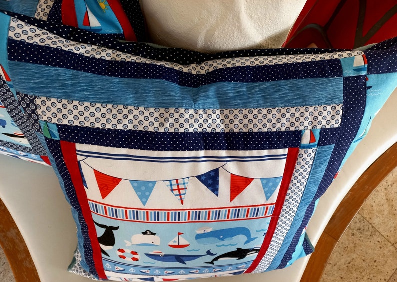 Hochwertiger Unikat Patchworkkissenbezug aus Designer Qualitätsstoffen, farblich liebevoll abgestimmt, fein abgesteppt Bild 3