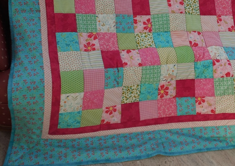 Elaborate high-quality unique patchwork quilt made of designer quality fabrics, lovingly color-coordinated, finely quilted image 7