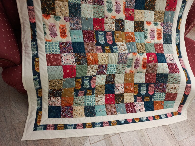 Elaborate high-quality unique patchwork quilt made of designer quality fabrics, lovingly color-coordinated, finely quilted image 4