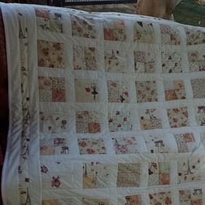 High-quality unique quilt made of designer quality fabrics, red, blue, green, etc., lovingly color coordinated, finely stitched image 7