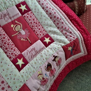 Kuschelige Unikat Patchworkdecke / Quilt aus Designer Qualitätsstoffen, farblich liebevoll abgestimmt, fein abgesteppt Bild 4