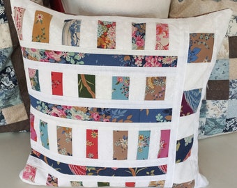 Fodera per cuscino patchwork unica e di alta qualità, realizzata con tessuti di qualità di design, amorevolmente coordinata nei colori, finemente trapuntata!