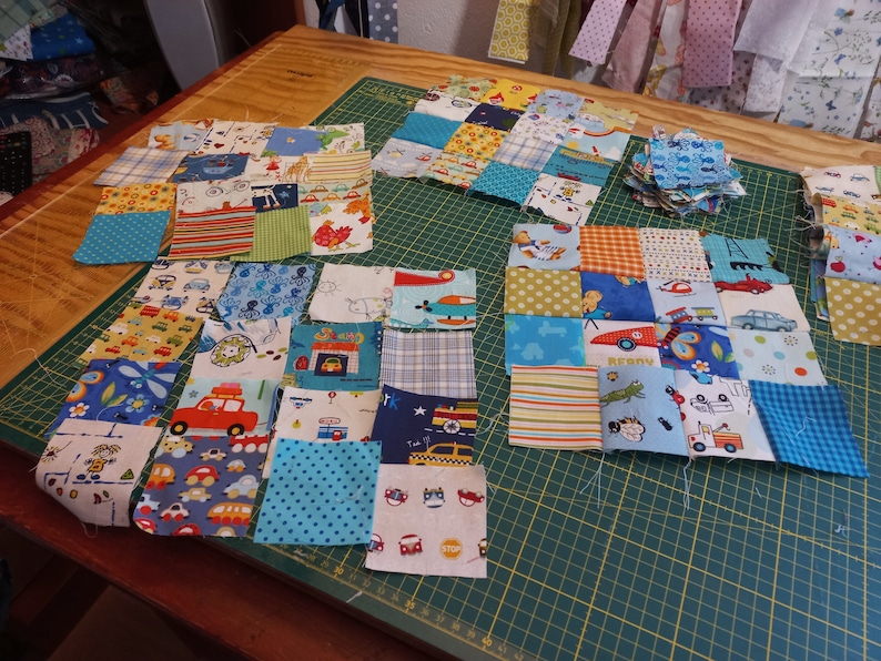 Neu In Bearbeitung Kuschelige Unikat Patchworkdecke / Quilt aus Designer Qualitätsstoffen, farblich liebevoll abgestimmt, fein abgesteppt Bild 4