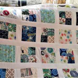 High quality unique patchwork quilt / quilt made of designer quality fabrics, lovingly color coordinated, finely stitched image 4